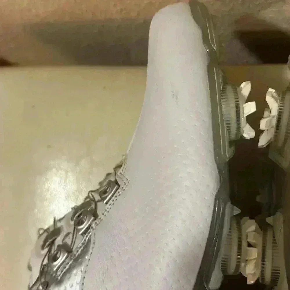 Women’s golf shoes. Size 8